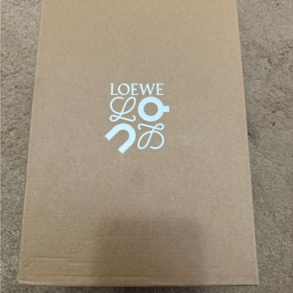 Loewe Women's Grey Sneakers - Picture 6 of 7